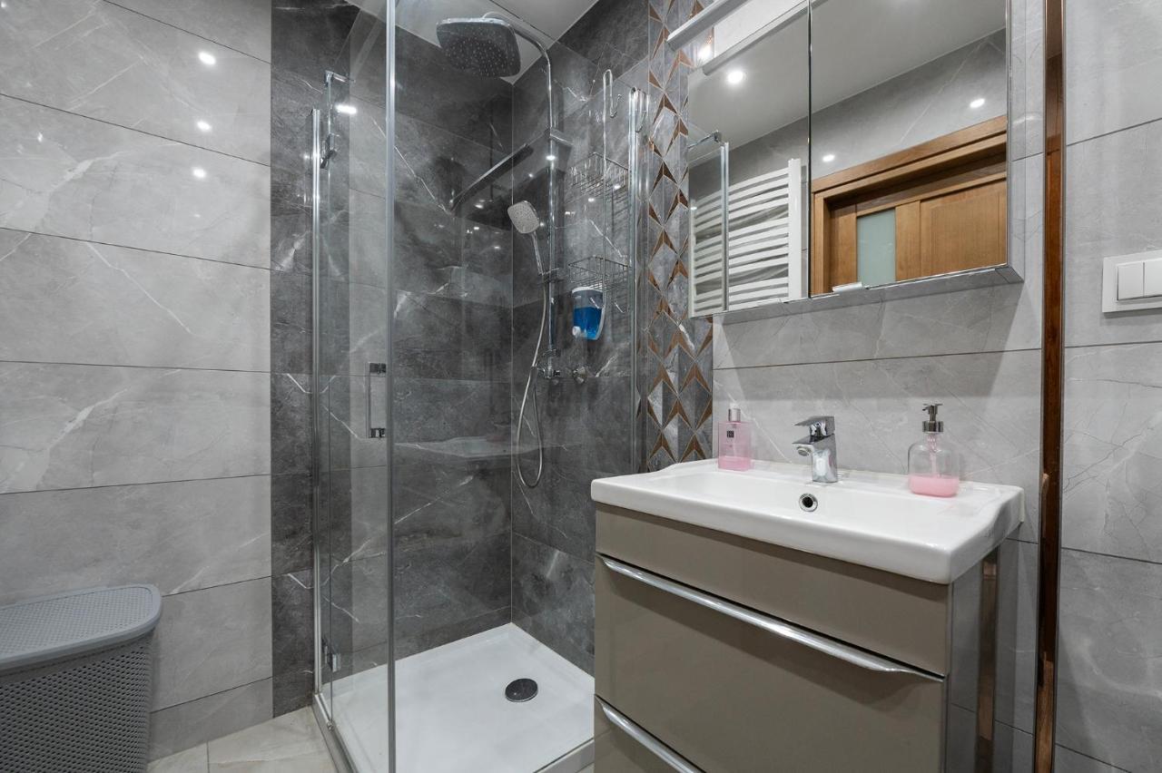 Luxury In The City-10-Ksiezymlyn&Galerialodzka Екстер'єр фото