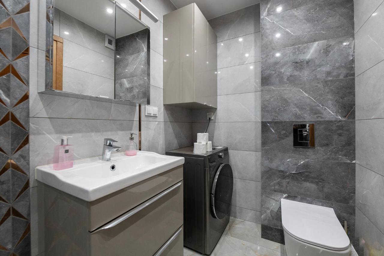 Luxury In The City-10-Ksiezymlyn&Galerialodzka Екстер'єр фото