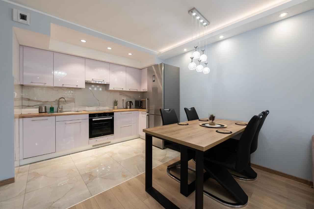 Luxury In The City-10-Ksiezymlyn&Galerialodzka Екстер'єр фото